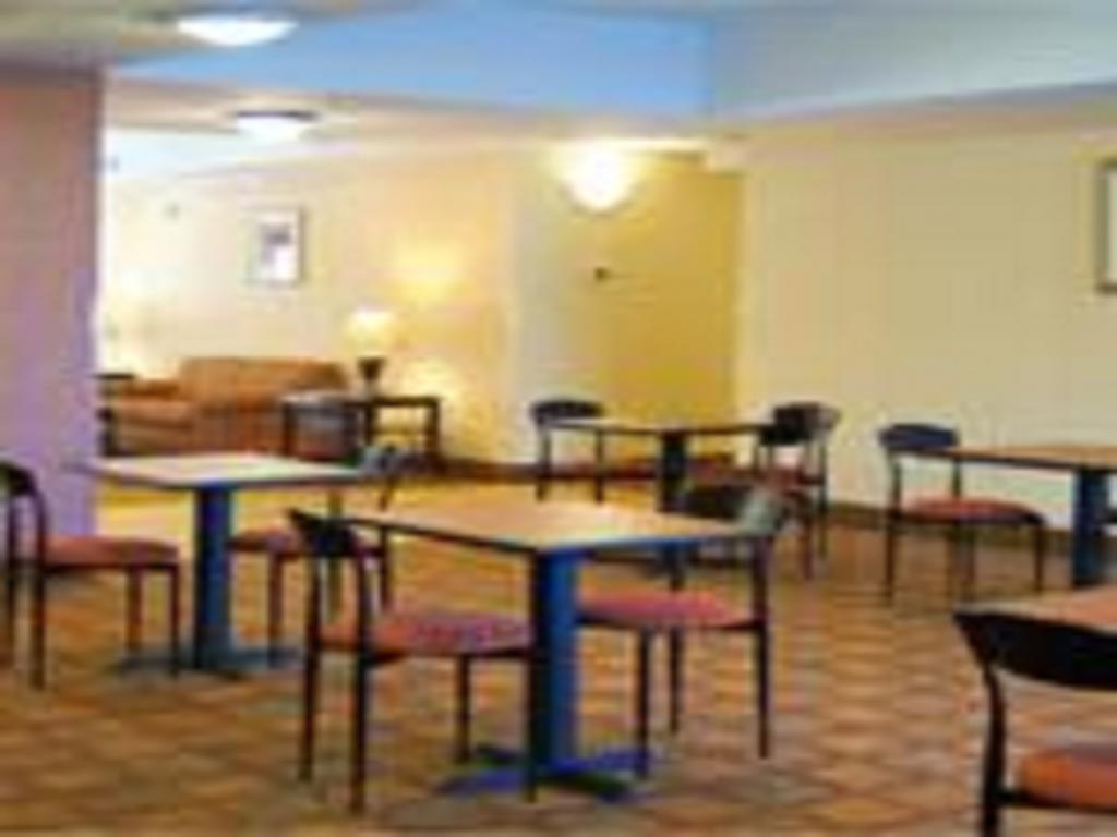 Days Inn By Wyndham Semmes Mobile Exterior photo