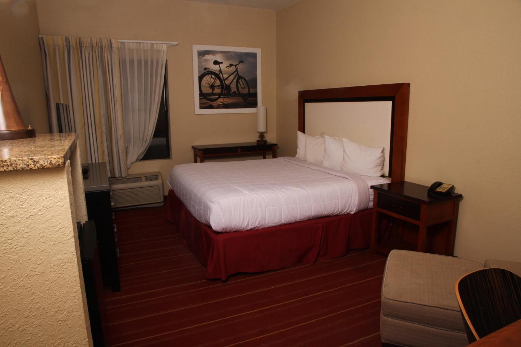 Days Inn By Wyndham Semmes Mobile Exterior photo