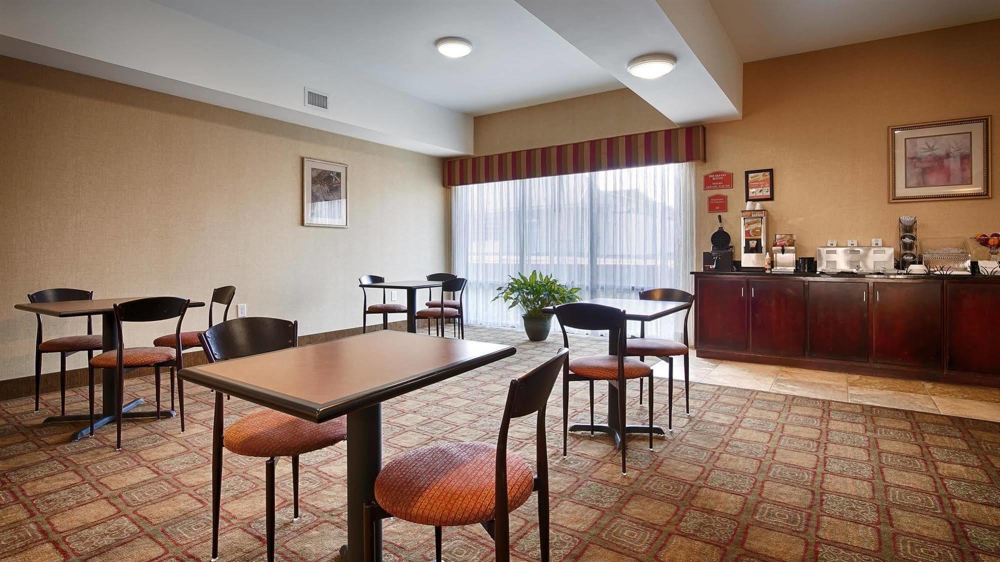 Days Inn By Wyndham Semmes Mobile Exterior photo
