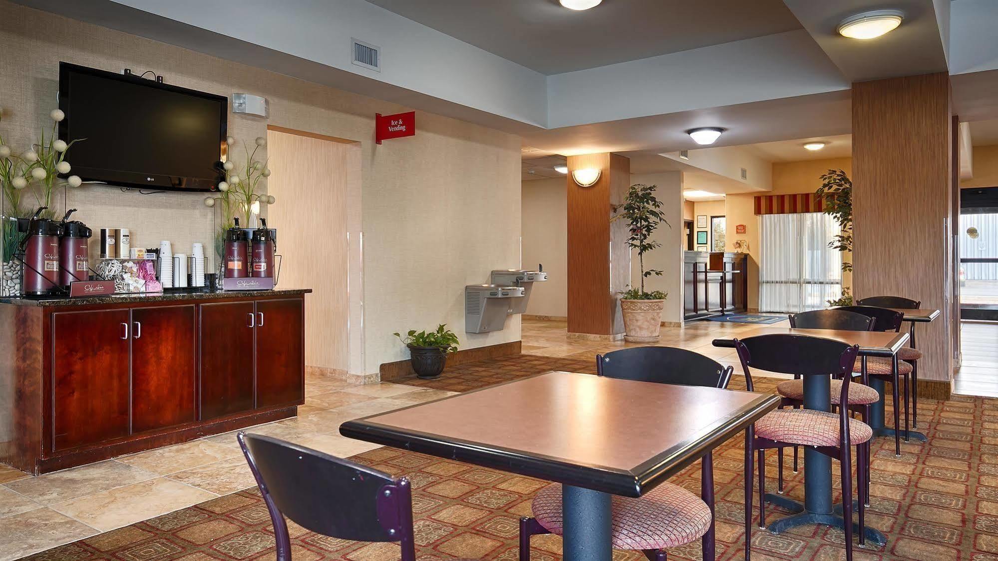 Days Inn By Wyndham Semmes Mobile Exterior photo